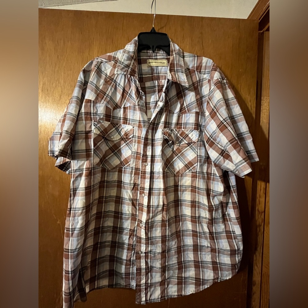 Short sleeve button up